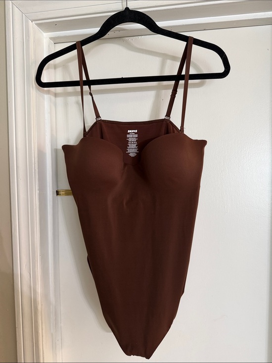 SKIMS Tops - SKIMS Brown Seamless Molded-Cup Bodysuit with Adjustable Straps